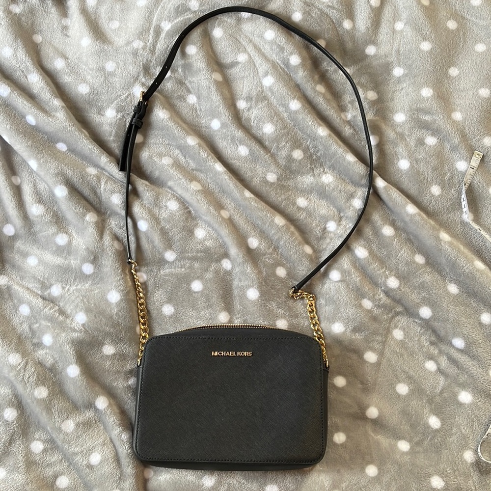 Michael Kors jet set crossbody bag